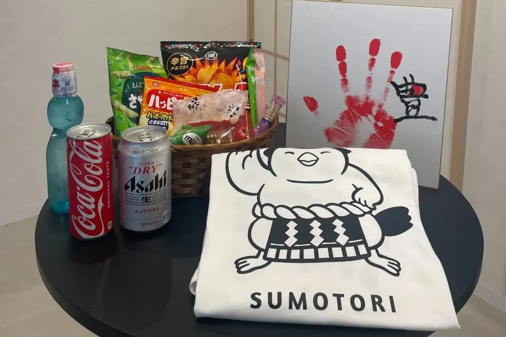 Osaka: Sumo Experience Plus: Welcome Drink, Snacks & Souvenir