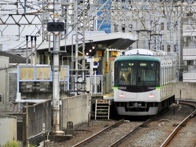 JR local train connecting Kyoto and Osaka