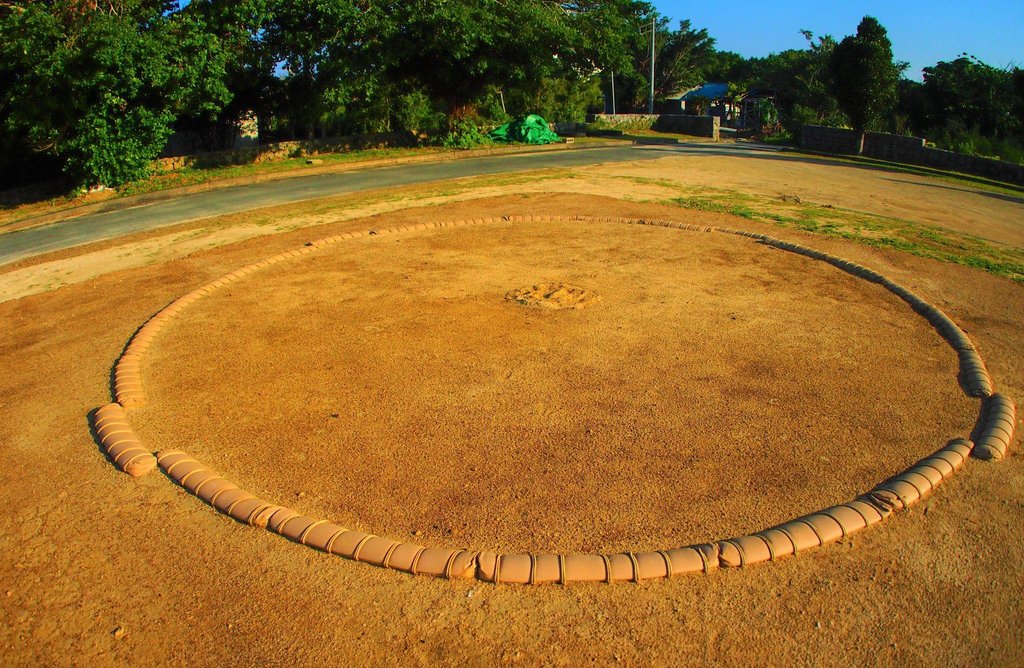Proper etiquette at sumo tournaments