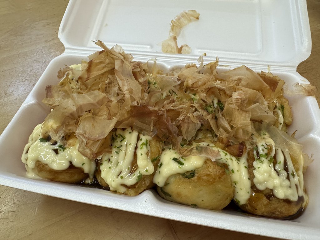 Fresh takoyaki at Shinsekai Kankan