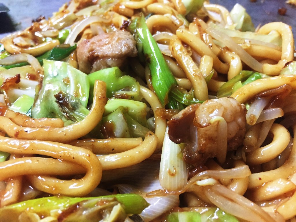 Hormone udon noodles at Gonbei