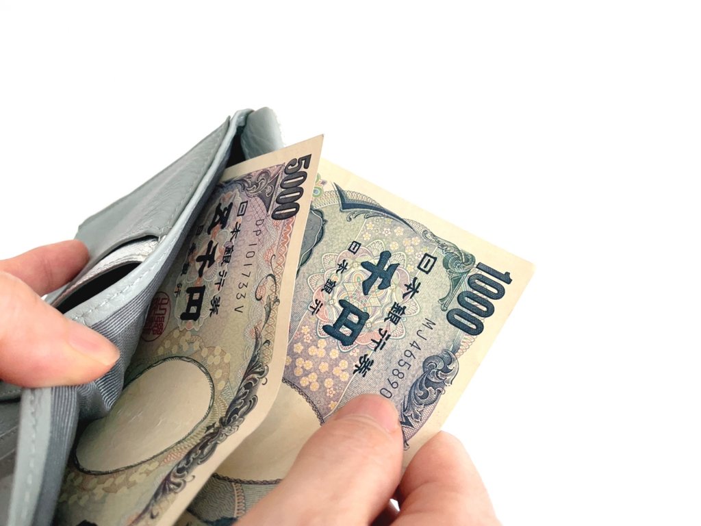 Cash and payment in Shinsekai shops