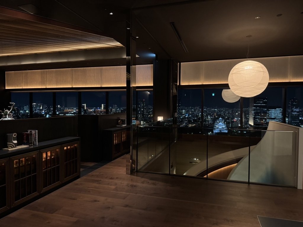 Vinyl record player at SONATA BAR & LOUNGE