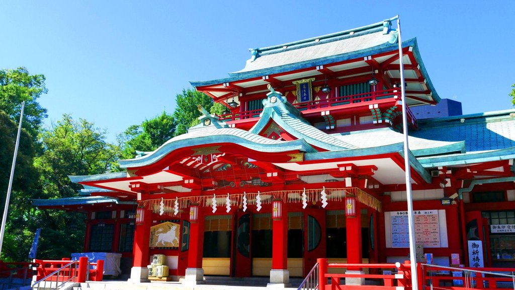 Tomioka Hachimangu Shrine sumo monument in Tokyo