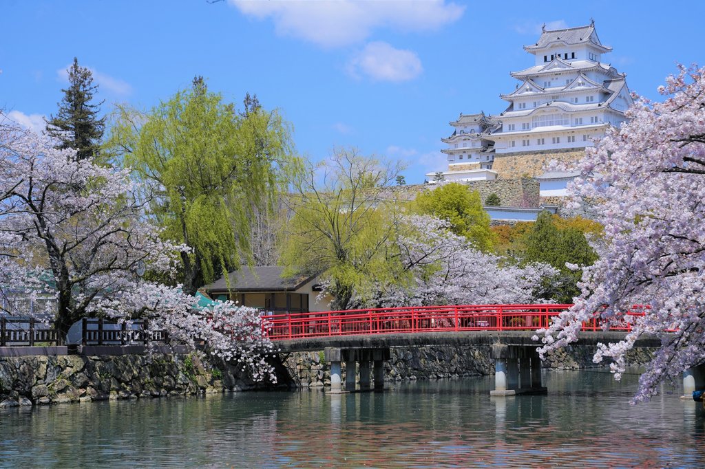 Himeji Castle white exterior on day trip from Osaka