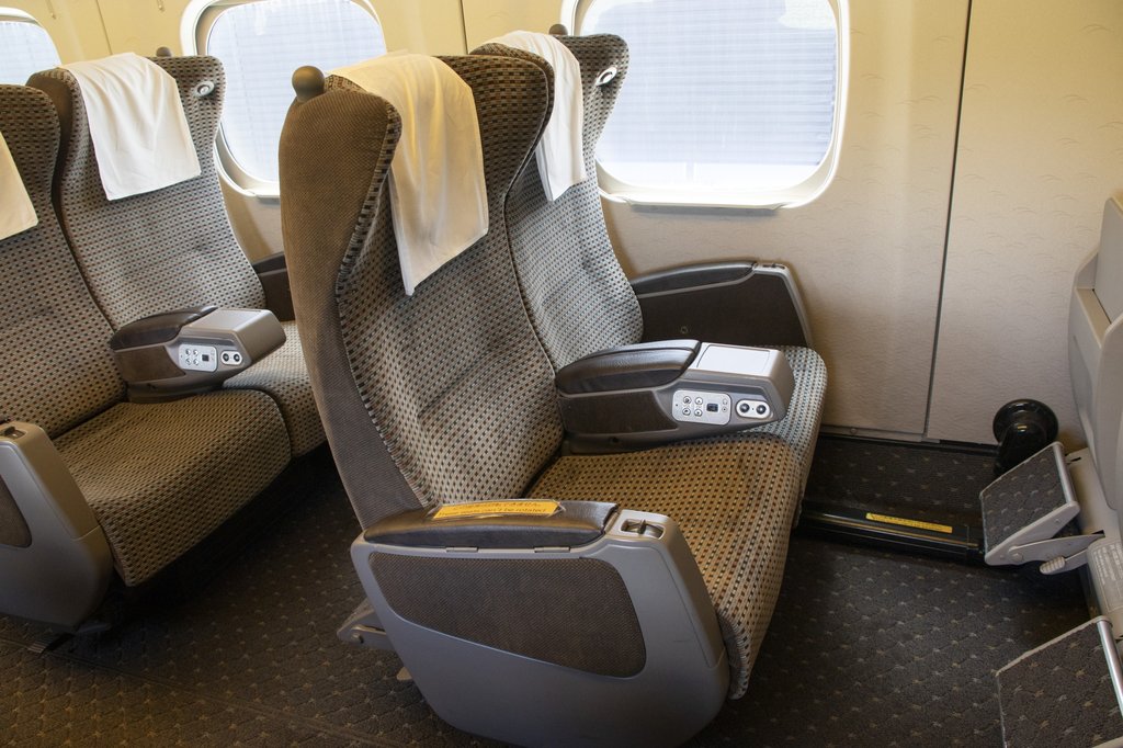 Shinkansen seat types and fares
