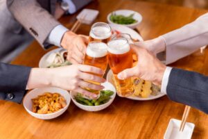 Osaka Izakaya Guide: Comparing Neighborhoods, Ordering Etiquette, and Choosing by Budget