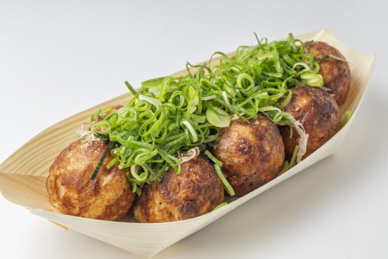 The Complete Guide to Osaka Street Food: Must-Try Eats In 4 Famous Districts