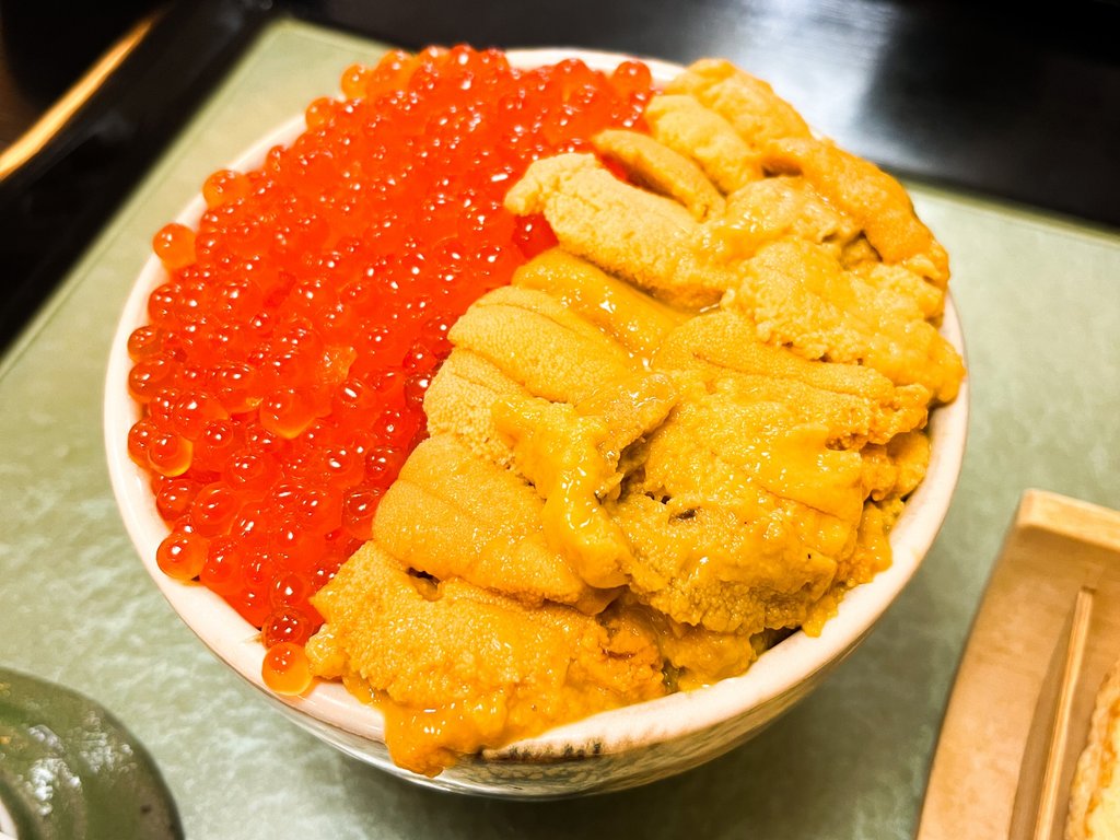 Mini seafood bowl with sea urchin and salmon roe