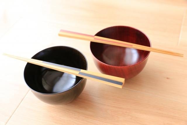 Step-by-step chopstick making process in Osaka