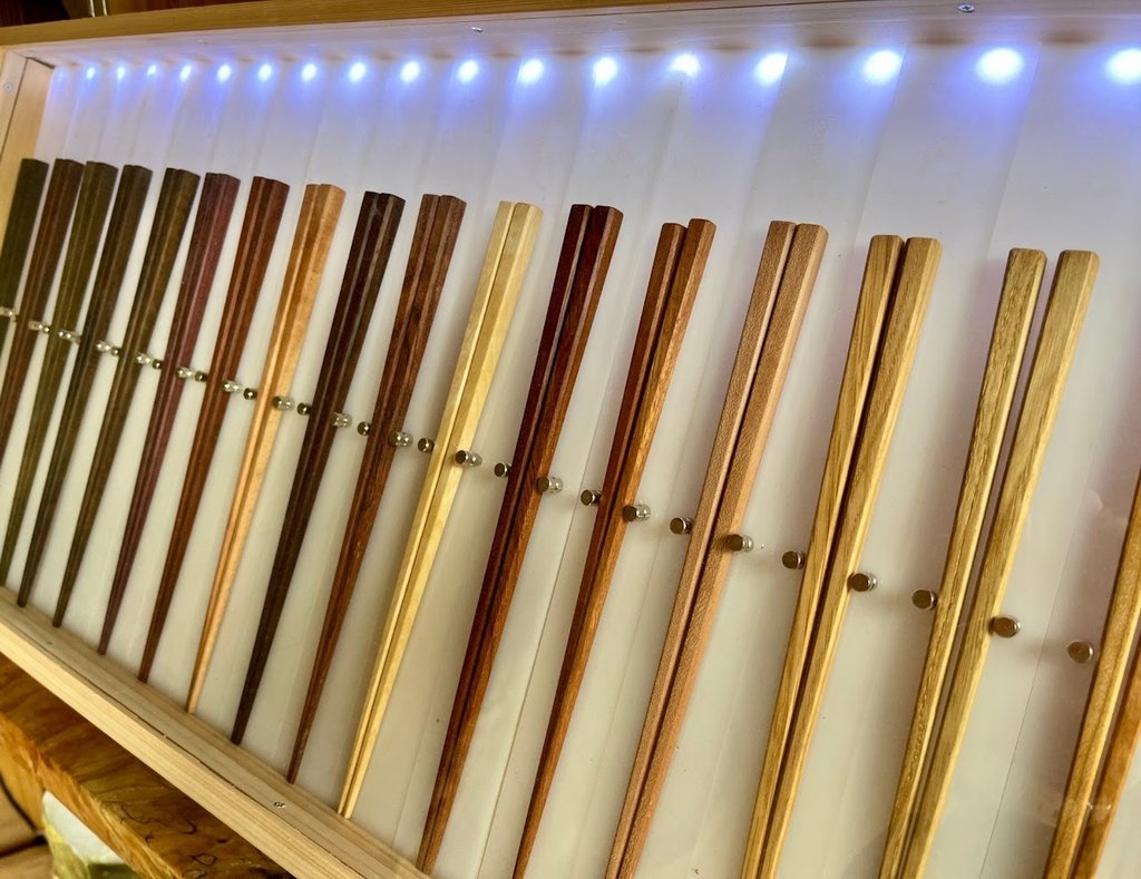BASE-FURNITURE craftsman studio for chopstick making