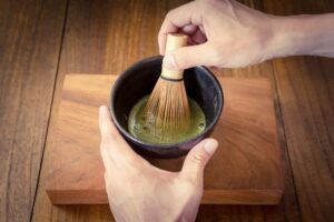 Osaka Tea Ceremony Guide: Recommended English-Friendly Venues and How the Experience Unfolds