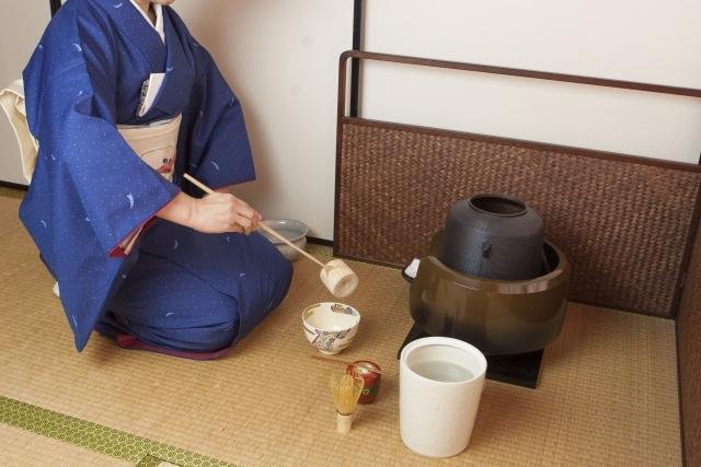 Participants enjoying tea ceremony osaka workshop