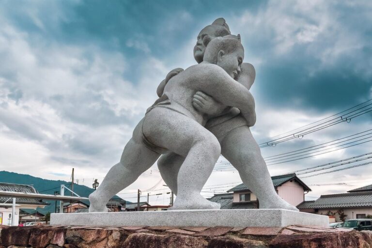 Akebono Taro’s Sumo Career: The Life and Legacy of the First Foreign-Born Yokozuna