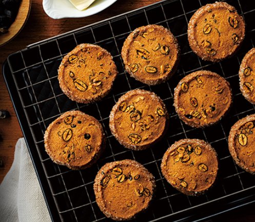 Eemon Sable butter cookies with black soybeans