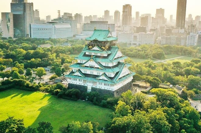 Osaka Castle in cherry blossom season