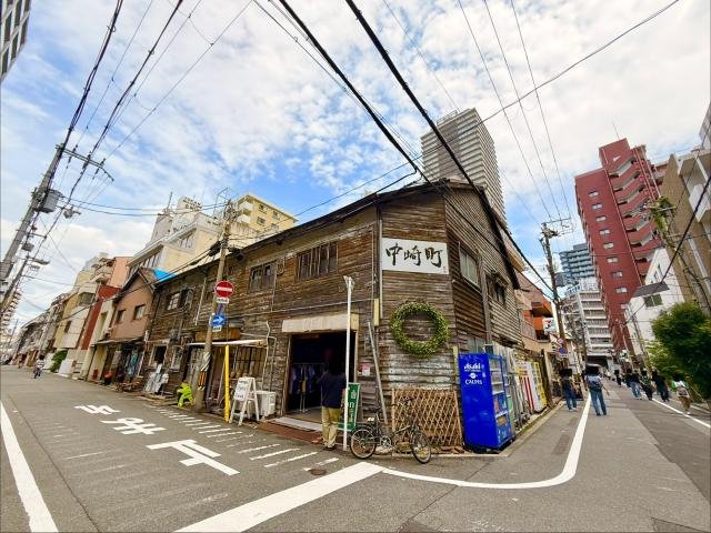 Atmospheric alleyway in Nakazakicho Osaka