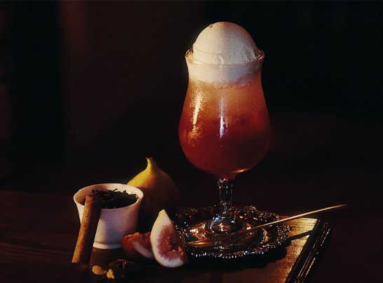 Late-night cafe Mansarde in Nakazakicho