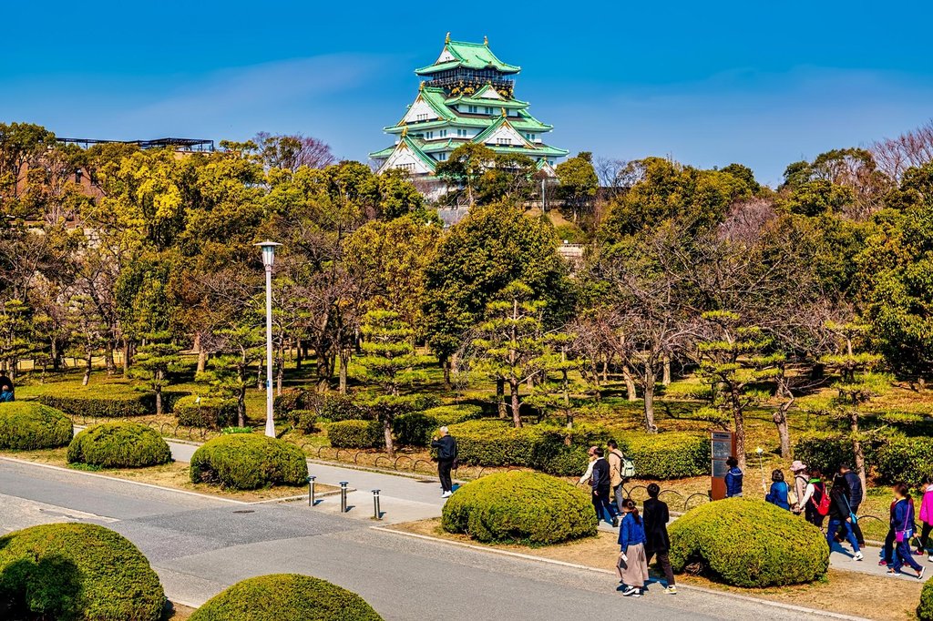 Overview of Osaka Castle grounds and main tower