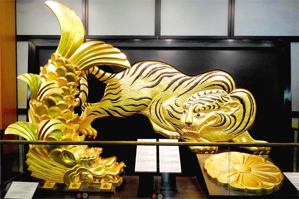 Golden shachihoko replica on second floor of Osaka Castle