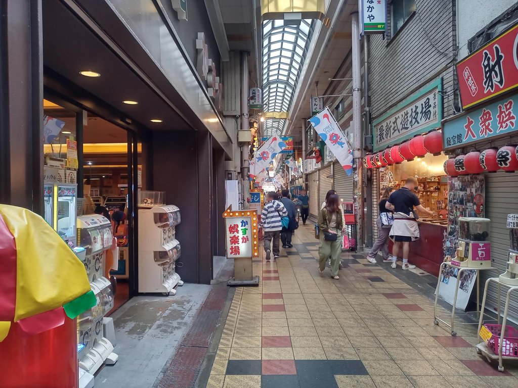 Kushikatsu shops in Janjan Yokocho at night