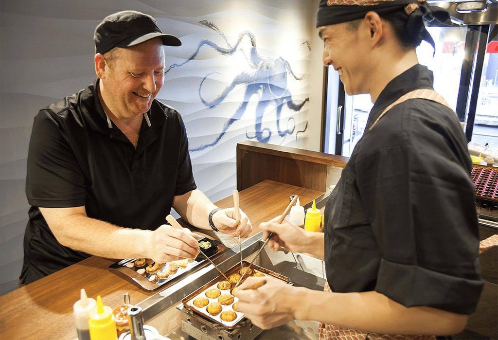 Takoyaki making experience at Kukuru Museum