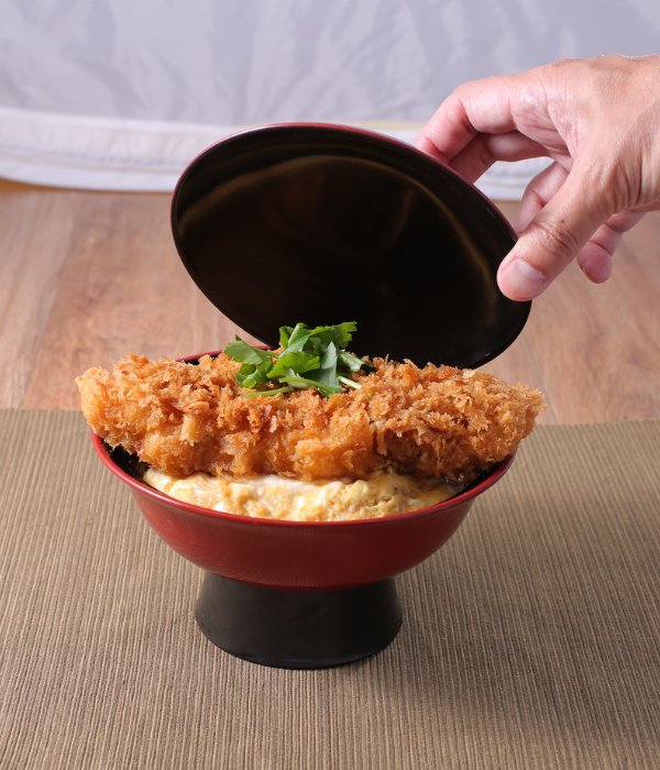 Yokozuna Tonkatsu Dosukoi Tanaka restaurant interior